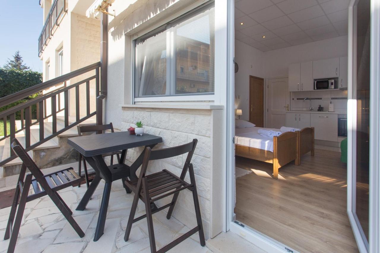 Apartments Villa Japeri Kaštela Chambre photo